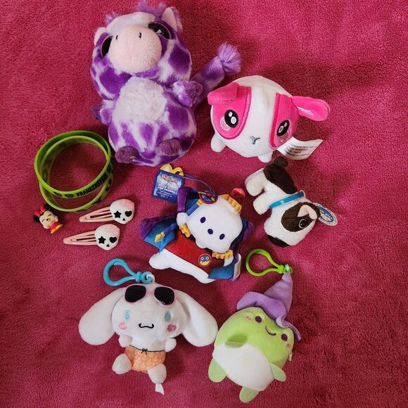 Sanrio Other - Y2k scene plush clip toy bundle